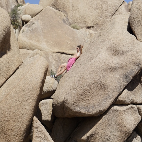 🌼Welcome to Velvet Yucca Vintage🌼 - Picture 3 of 9